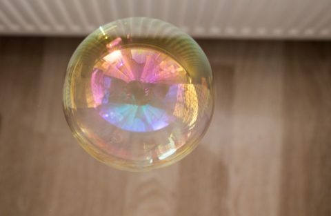 Die Blase durchbrechen: Die Gefahren einseitiger Informationen für einen gesünderen Diskurs überwinden