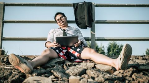 Diskussion über die Bedeutung von Geschäftskleidung in der modernen Vermögensverwaltung und im Bankensektor