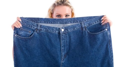 Ein Bild, das das Konzept der personalisierten Finanzdienstleistungen eines unabhängigen Vermögensverwalters im Gegensatz zum unpersönlichen Charakter der großen Bankinstitute darstellt.