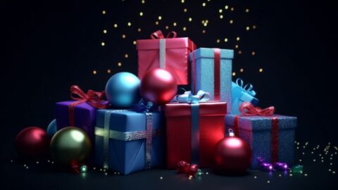 Eine festliche Auslage von Weihnachtsgeschenkkartons in leuchtenden Rot-, Blau- und Goldtönen, geschmückt mit Bändern, umgeben von leuchtenden Weihnachtslichtern.