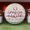 Große Golfball-Installation beim European Masters in Crans-Montana, die Präzision, Geduld und Strategie symbolisiert - Werte, die auch für die Vermögensverwaltung und Führung gelten.